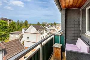 Bonn Friesdorf: Zwei-Zimmer-Wohnung mit Loggia und Garage