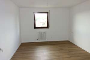 Einziehen und wohlfühlen: frisch renovierte 3,5-Zimmerwohnung in beliebter Wohnlage – Ertinger Str. 26, 72768 Rommelsbach, Reutlingen – Vorschaubild 2