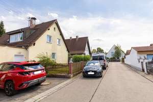 Freistehendes Einfamilienhaus auf großzügigem Grundstück in familienfreundlicher Siedlungslage