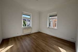 Gemütliche Zweizimmerwohnung mit Balkon und schönem Blick über die Wilhelma – Neckertalstraße 67, 70376 Neckarvorstadt, Stuttgart – Vorschaubild 2