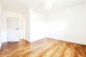 Helle, moderne Maisonettewohnung mit viel Platz – Die vollständige Adresse der Immobilie erhältst du vom Anbieter., 41468 Uedesheim, Neuss – Vorschaubild 10