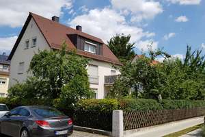 Wohnen mit Charakter: 2-Zimmer-Dachgeschosswohnung in Nürnberg
