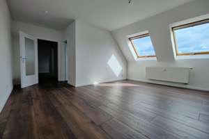 Moderne 2-Raum-Dachgeschoß in zentraler Lage!!! – Pleißbachstr. 3, 9113 Schloßchemnitz, Chemnitz – Vorschaubild 3