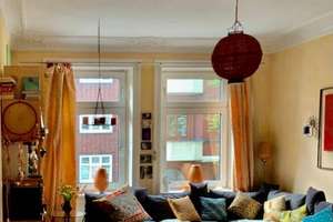 Stilvolle 4-Zimmer-Altbauwohnung im 1. OG mit Balkon in Altona Nord