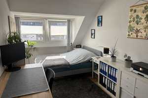 Gepflegte 2-Zimmer-Dachgeschosswohnung in zentraler Lage am Durlacher Tor  – Karlsruhe – Vorschaubild 3
