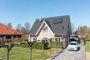 Zeitgemäßes Wohnen in Küstennähe – neuwertiges Haus mit Garten in Dornum – Aurich (Kreis) – Vorschaubild 2