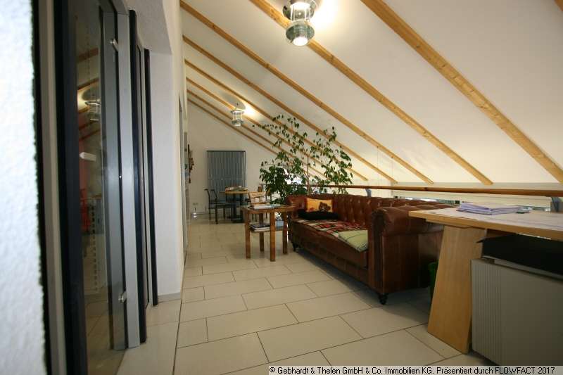 Immobilie in Grabfeld - Vielseitiges Haus mit Potenzial in ruhiger Lage von Jüchsen - Bild 3