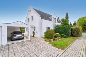Einziehen und Wohlfühlen – Stilvolles Einfamilienhaus mit gehobener Ausstattung – Die vollständige Adresse der Immobilie erhältst du vom Anbieter., 95494 Gesees – Vorschaubild 2
