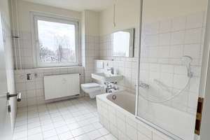 Großzügige 2-Raum-Wohnung mit Einbauküche und Balkon – Hans-Otto-Weg 12, 1219 Leubnitz-Neuostra, Dresden – Vorschaubild 4