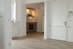 Lichtdurchflutete City-Wohnung: Über den  Dächer Düsseldorfs PROVISIONSFREI – Worringer Straße 7, 40211 Stadtmitte, Düsseldorf – Vorschaubild 2