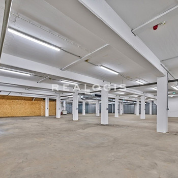 Hohenbrunn, ca. 1.000 m² Lager- und Büroflächen zu vermieten