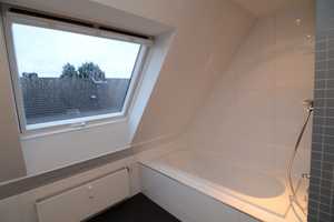 Helle  DG-Wohnung mit Tageslichtbad, Dusche und Wanne in E-Altendorf – Besselstraße 2a, 45143 Essen – Vorschaubild 8