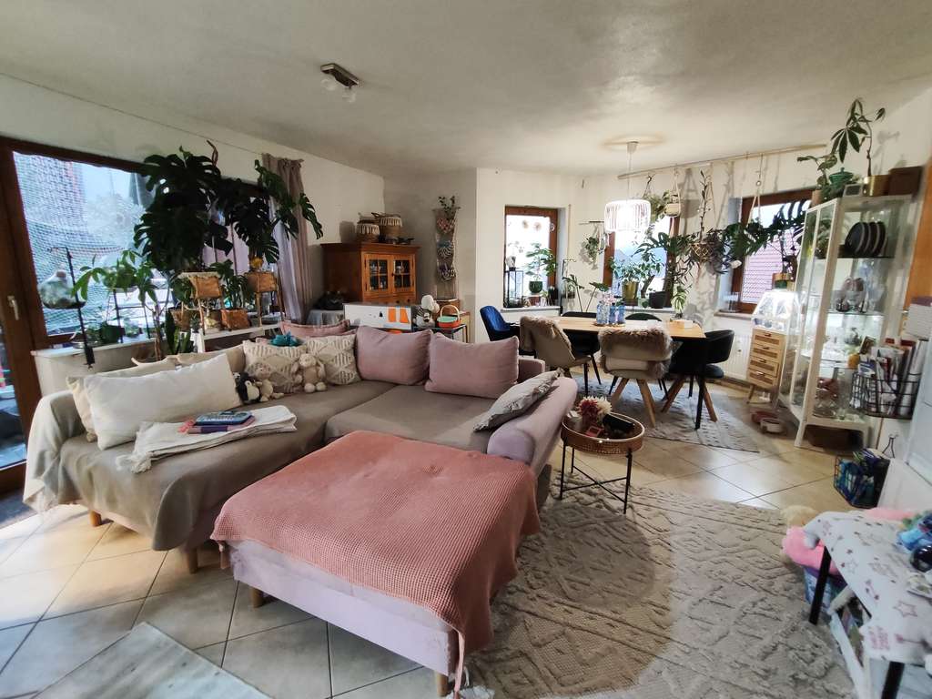 Immobilie in Pfedelbach - Top gepflegt & modernisiert: 3-Zi.-Wohnung (74 m²) mit Erker, Balkon und TG-Duplex - Bild 0