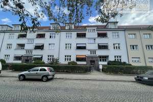 Dachgeschosswohnung in Potsdam West, 2 Zimmer, Küche, Bad, Kellerraum und PKW-Stellplatz – Die vollständige Adresse der Immobilie erhältst du vom Anbieter., 14471 Potsdam West, Potsdam – Vorschaubild 1