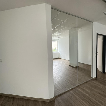 Klimatisiert und hochwertig! Ihr neues Büro am Barabarossaplatz