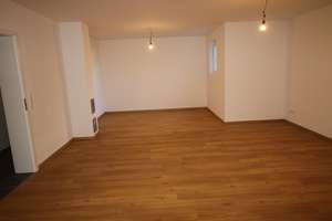 OH-129-25 Einfamilienwohnhaus in Neukirchen-Balbini zu Vermieten – Die vollständige Adresse der Immobilie erhältst du vom Anbieter., 92445 Neukirchen-Balbini – Vorschaubild 36