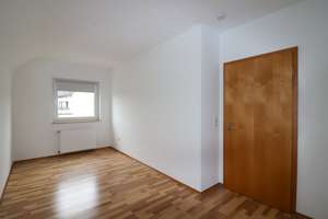Reihenendhaus mit Splitlevel-Architektur, Garage, Garten und neuer Heizung – Die vollständige Adresse der Immobilie erhältst du vom Anbieter., 50126 Bergheim – Vorschaubild 10