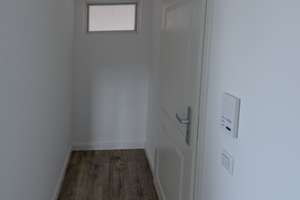Stilvolle, neuwertige 1-Zimmer-DG-Wohnung in Kiel – 24147 Elmschenhagen, Kiel – Vorschaubild 9