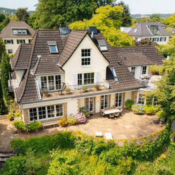 Einzigartiges Anwesen in erster Rheinlage mit spektakulärem Panoramablick