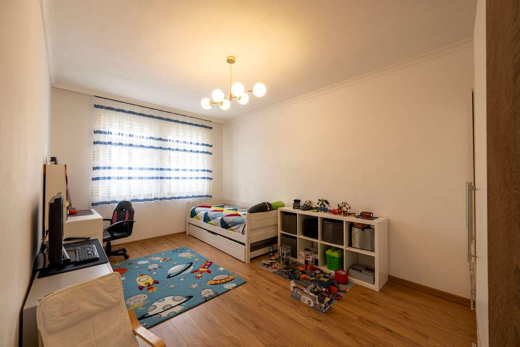 Immobilie in Lützen - Mehr Raum für Leben, Familie und Zukunft - Neuwertiges Wohnhaus mit Einliegerwohnung ! - Bild 4