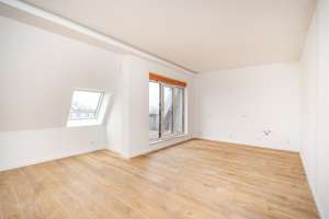 Penthouse in saniertem Altbau mit Blick auf Fernsehturm – Die vollständige Adresse der Immobilie erhältst du vom Anbieter., 13347 Gesundbrunnen, Berlin – Vorschaubild 4
