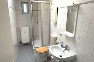 2-Zimmer Dachgeschosswohnung mit Durchgangszimmer ohne Aufzug in Berlin Wedding -U-Bahn Pankstr. – Die vollständige Adresse der Immobilie erhältst du vom Anbieter., 13357 Gesundbrunnen, Berlin – Vorschaubild 4
