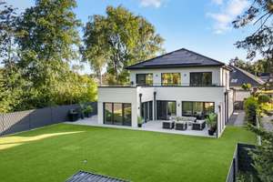 Villa der Luxusklasse: Wohnen, wo Hamburg atmet – Die vollständige Adresse der Immobilie erhältst du vom Anbieter., 25474 Ellerbek – Vorschaubild 22