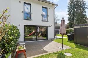 Moderne und familienfreundliche Doppelhaushälfte in ruhiger Lage von Planegg