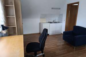  Gemütliches, möbliertes Dachgeschoss-Apartment mit Stellplatz in Erlangen-Büchenbach – Die vollständige Adresse der Immobilie erhältst du vom Anbieter., 91056 Büchenbach West, Erlangen – Vorschaubild 6