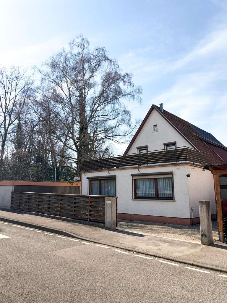 Immobilie in Eislingen/Fils - Provisionsfrei: Helle Doppelhaushälfte mit Garten, Terrasse & Balkon - große Doppelgarage inklusive - Bild 0