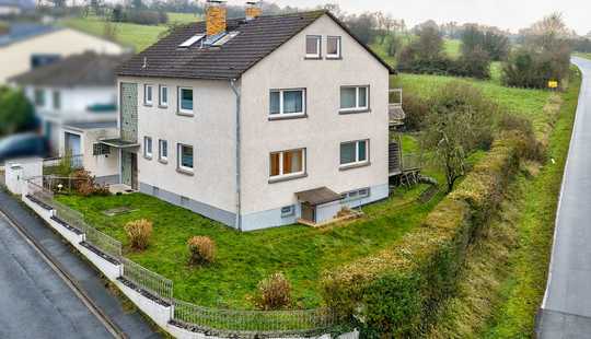 Bild von "Großzügiges 2-Familien-Haus in attraktiver Lage von Wi.-Breckenheim  - großes Potenzial vorhanden!"