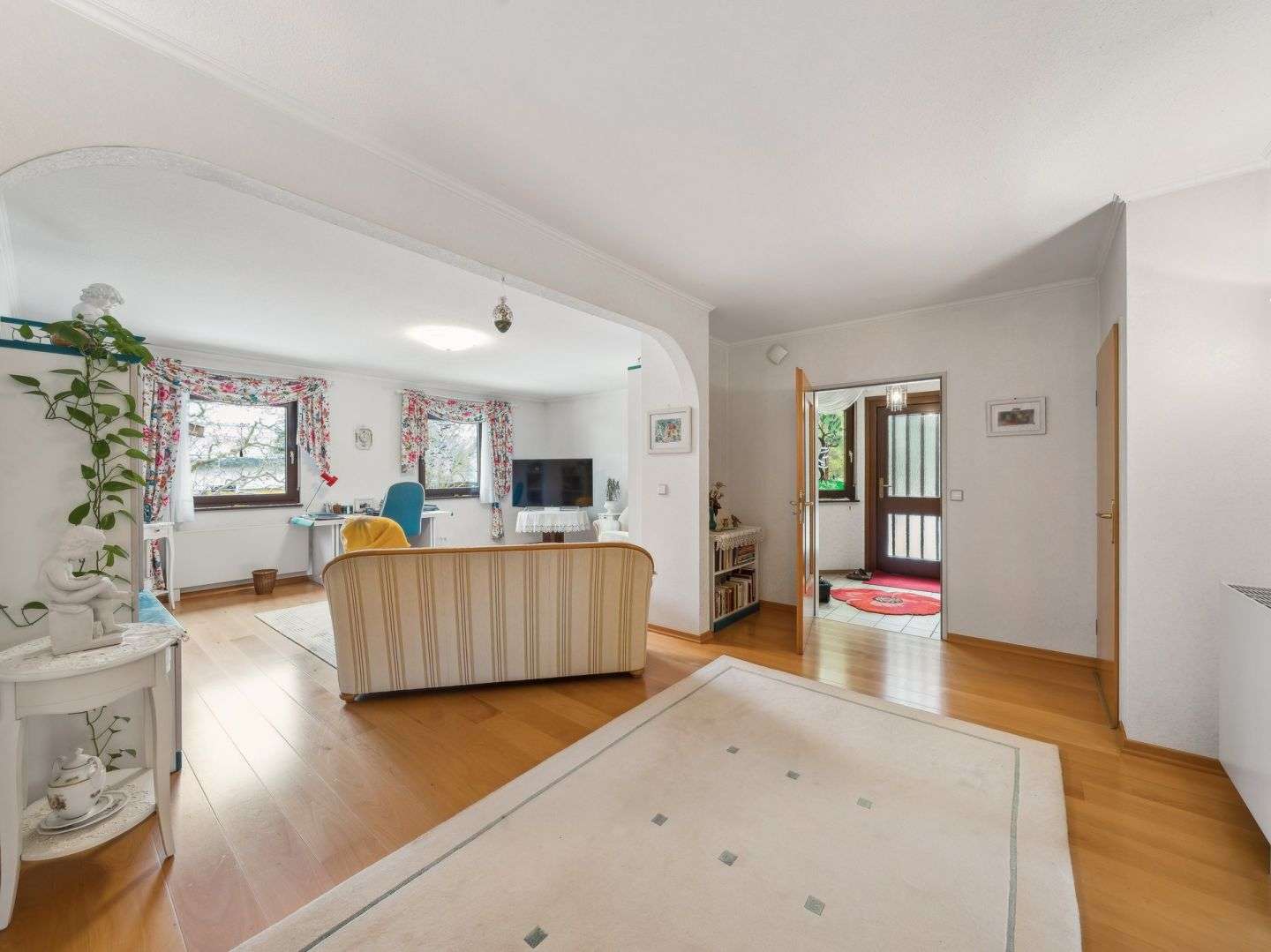 Immobilie in Bad Belzig - Großzügiges Zweifamilienhaus mit 8 Zimmern, Gartenidylle und Vollkeller in Bad Belzig - Bild 8