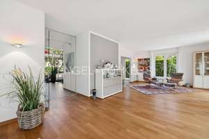 270 m² Wohnfläche mit Vollkeller und Traumgarten im Ahrensburger Villenviertel – Die vollständige Adresse der Immobilie erhältst du vom Anbieter., 22926 Ahrensburg – Vorschaubild 13