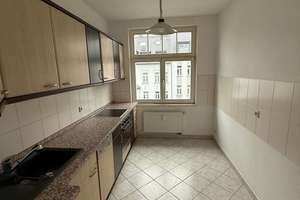 * Großzügige 2-Zimmer mit Wannenbad, möbl. Küche, Lift, Abstellraum und Laminat! * – Altendorfer Straße 8, 9113 Schloßchemnitz, Chemnitz – Vorschaubild 1