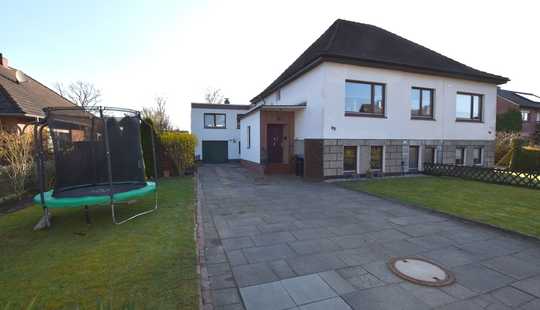 Bild von 2 Wohneinheiten als Kapitalanlage: Doppelhaushälfte mit Anbau in beliebter Lage von Jever