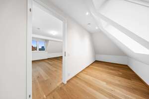 Erstbezug: Frisch ausgebaute Dachgeschoss-Maisonette mit Galerie und 5 Zimmern – Die vollständige Adresse der Immobilie erhältst du vom Anbieter., 14195 Dahlem, Berlin – Vorschaubild 9