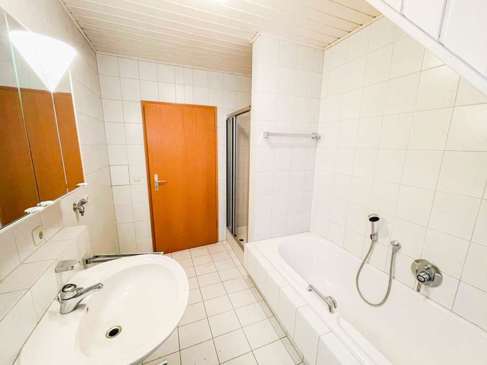 Immobilie in Rödental - Gepflegtes Zweifamilienhaus in Rödental zu verkaufen! - Bild 10