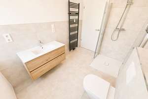 ERSTBEZUG: Stilvolle 50 m² 1-Zimmer-Wohnung in zentraler Lage mit EBK & Parkett – Außer der Schleifmühle 4, 28203 Ostertor, Bremen – Vorschaubild 3