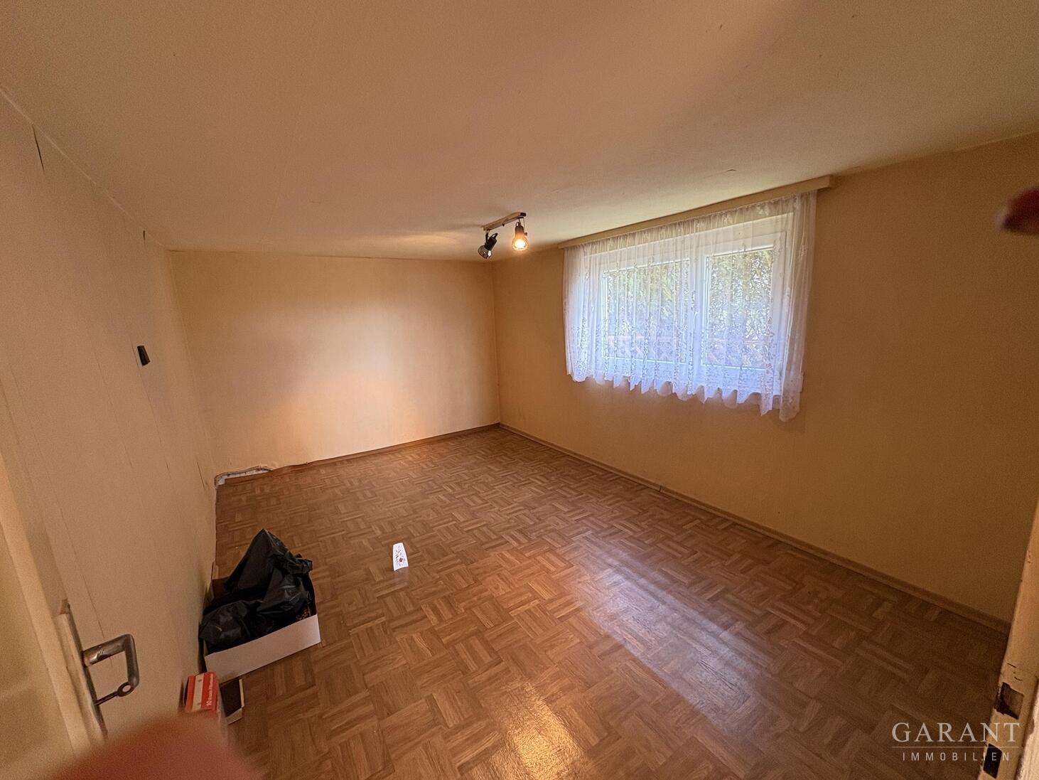 Immobilie in Schwäbisch Gmünd - Historisches Häuschen! Sanierung oder Neubeginn am Fuße der Ruine Rechberg? - Bild 1