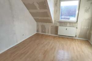 Gemütliche, teilsanierte 4-Zimmer-DG-Whg.