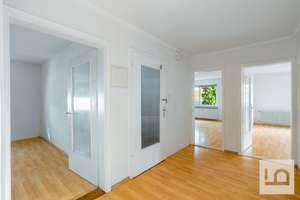 Großzügiges 3-Fam.haus mit 2 freien 102 qm Wohnungen, Bj.61, teilren., Garage, Ingolstadt-Mailing – Regensburger Straße 193, 85055 Mailing, Ingolstadt – Vorschaubild 8