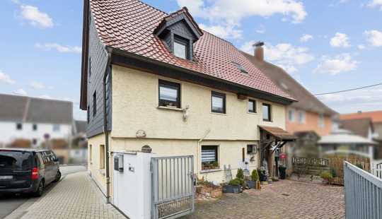 Bild von Historisches Flair, moderne Wohnqualität – Fachwerkhaus mit großem Grundstück in Klein-Auheim