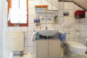 Idyllisches Wohngefühl: Sympathisches Einfamilienhaus mit viel Flair für Ihre Familie – Die vollständige Adresse der Immobilie erhältst du vom Anbieter., 63599 Biebergemünd – Vorschaubild 9