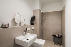 Urbanes Wohnen neu gedacht: 3-Zimmer-Penthouse mit Loggia und teilweise überdachter Dachterrasse – Darwinstr. 5-7, 69115 Bahnstadt, Heidelberg – Vorschaubild 17
