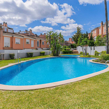 Freistehendes Triplex-Haus Premium in Son Xigala