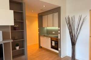Hochwertig möblierte 2-Zimmer-Wohnung mit Balkon in Bogenhausen – Vogelweidestraße 5, 81677 Parkstadt, München – Vorschaubild 9