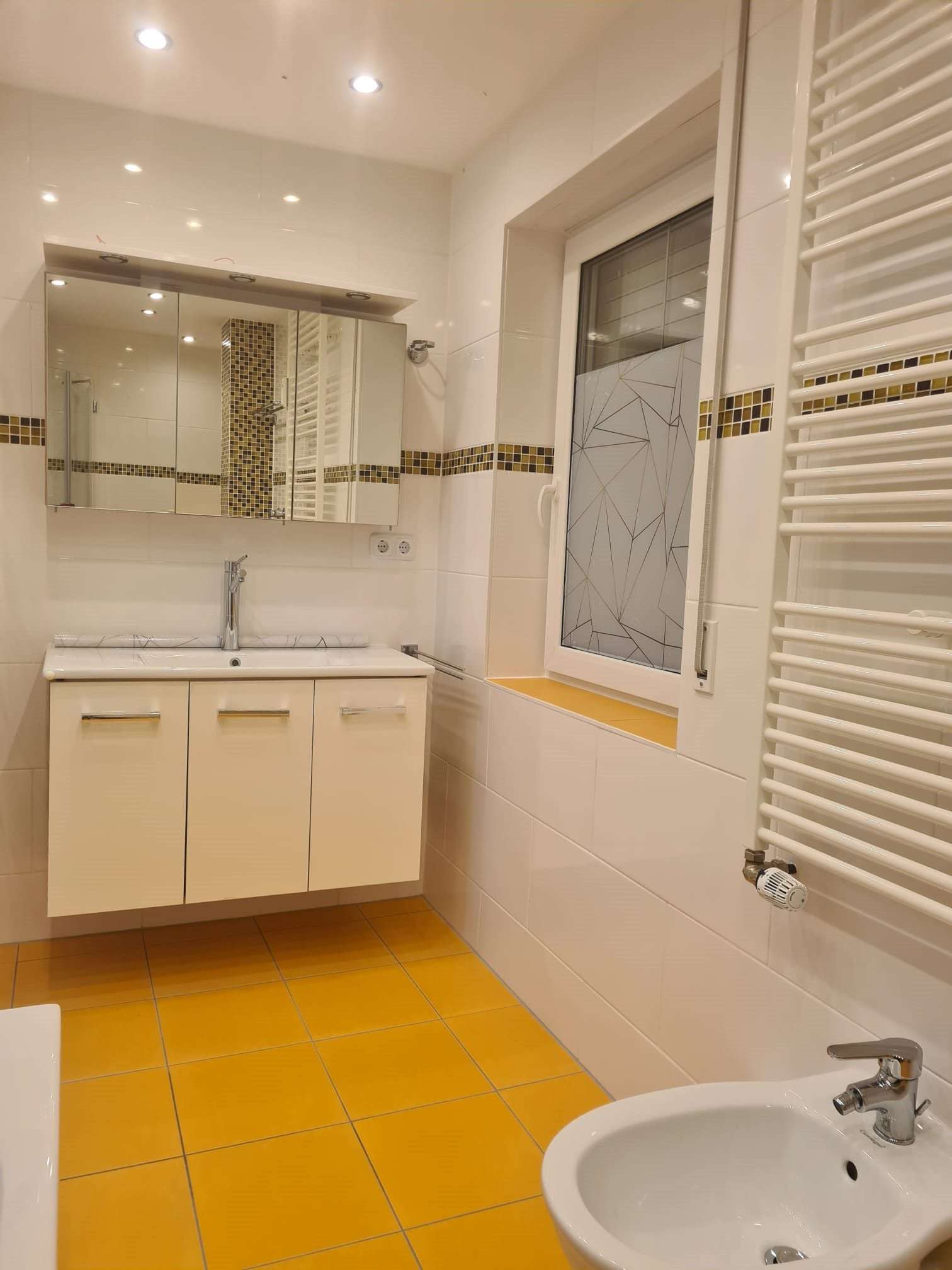 Immobilie in Hiltenfingen - 3 Familienhaus und stark renovierungsbedürftiges Einfamilienhaus - Bild 6