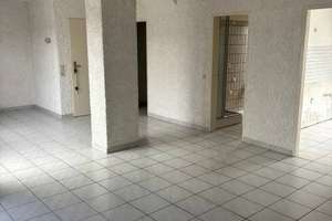 Teilmodernisierte 3-Zimmer-Maisonette-Dachgeschoßwohnung mit Balkon in Köln-Buchheim – Die vollständige Adresse der Immobilie erhältst du vom Anbieter., 51065 Buchheim, Köln – Vorschaubild 3