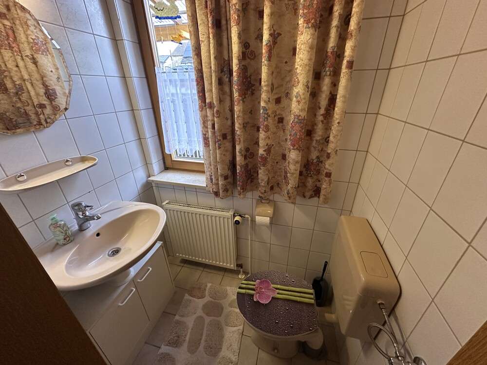 Immobilie in Miltenberg - Hell, großzügig, familienfreundlich: Einfamilienhaus mit großem Garten und zwei Garagen - Bild 7