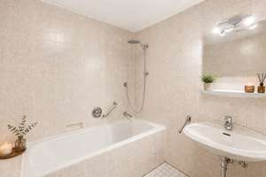 Kapitalanlage: Drei-Zimmer-Wohnung mit Balkon und Stellplatz in ruhiger Lage – 60325 Westend-Süd, Frankfurt am Main – Vorschaubild 11